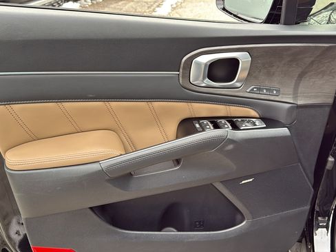 Used 2024 Kia Sorento SX Prestige w/ Olive Brown Leather Package image 10