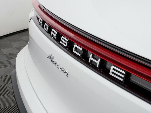 New 2026 Porsche Macan AWD image 38