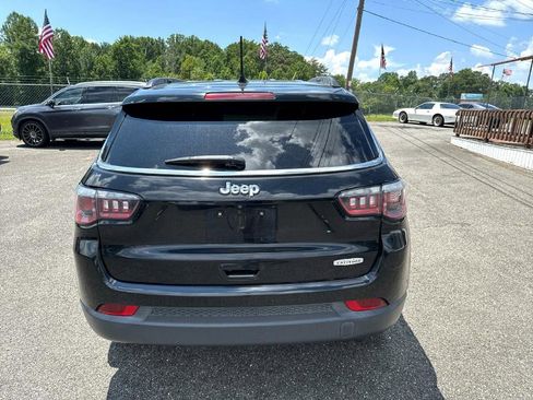 Used 2019 Jeep Compass Latitude image 6