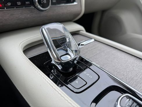 Used 2023 Volvo XC90 B6 Ultimate w/ Protection Package Premier image 10