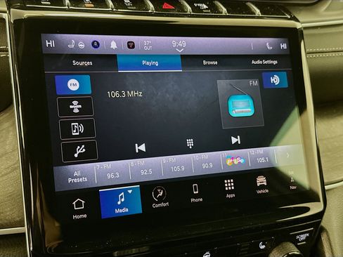 Used 2024 Jeep Grand Cherokee Limited image 21