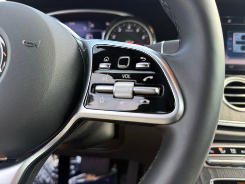 Certified 2019 Mercedes-Benz E 300 4MATIC image 23