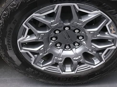Used 2025 GMC Hummer EV 3X AWD/4WD image 27
