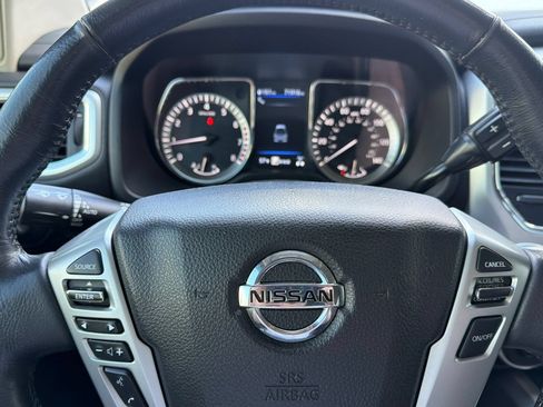 Used 2019 Nissan Titan SV w/ SV Convenience Package AWD/4WD image 20