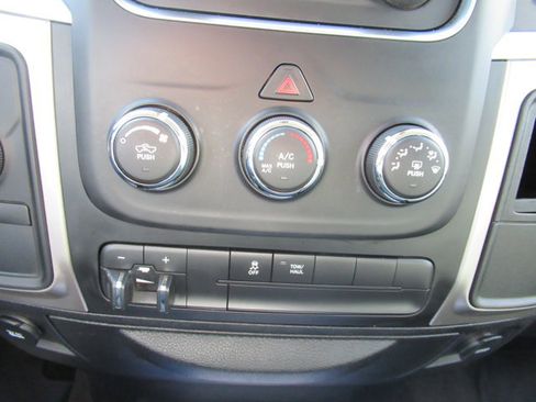 Used 2017 RAM 2500 SLT image 28