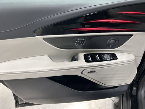 New 2026 Lincoln Nautilus Reserve w/ Jet Appearance Package image 12