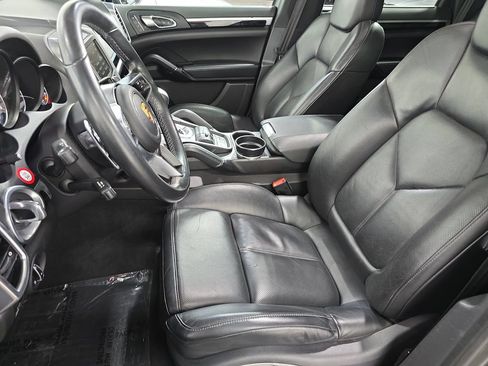 Used 2016 Porsche Cayenne S AWD/4WD image 5