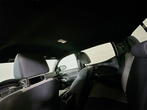 Used 2023 Toyota Tacoma TRD Off-Road w/ Technology Package image 13