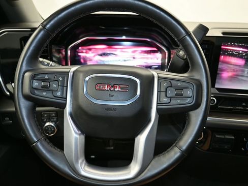 Used 2025 GMC Sierra 1500 SLT AWD/4WD image 13