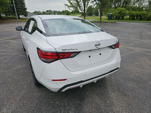 Used 2024 Nissan Sentra SV FWD image 3