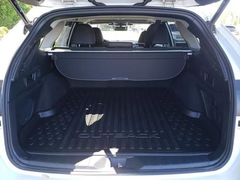 Certified 2025 Subaru Outback Onyx Edition AWD/4WD image 5