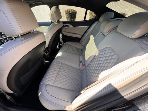 Used 2022 Genesis G70 3.3T image 17