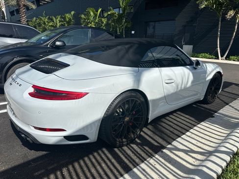 Used 2019 Porsche 911 Carrera image 3