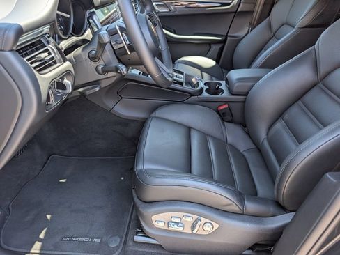 Certified 2026 Porsche Macan AWD/4WD image 20