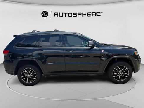 Used 2018 Jeep Grand Cherokee Trailhawk w/ Trailhawk Luxury Group AWD/4WD image 11