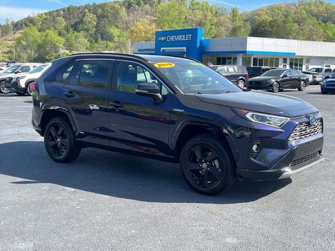 Used 2019 Toyota RAV4 XSE w/ XSE Weather Package AWD/4WD image 6