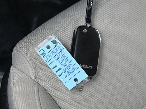 Used 2022 Kia Forte LXS w/ LXS Technology Package image 18