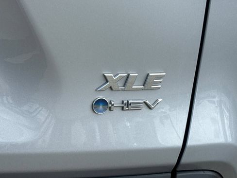Used 2025 Toyota RAV4 XLE AWD/4WD image 35