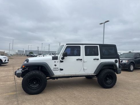 Used 2017 Jeep Wrangler Unlimited Sport AWD/4WD image 10