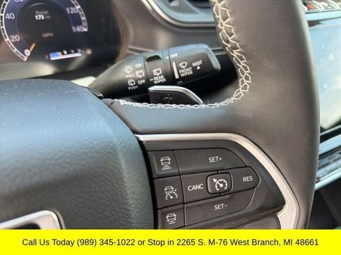 Used 2023 Jeep Grand Cherokee Laredo w/ Luxury Tech Group I AWD/4WD image 26