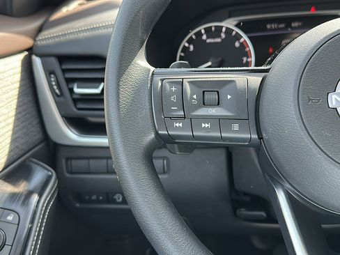 Certified 2023 Nissan Rogue SV image 14