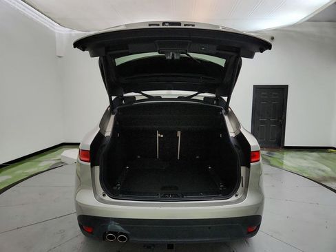 Used 2017 Jaguar F-PACE Prestige image 32