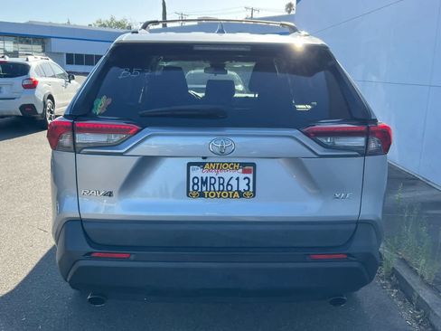 Certified 2019 Toyota RAV4 XLE w/ Carpet Mat Package FWD image 5