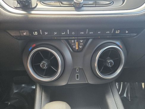 Used 2021 Chevrolet Blazer LT FWD image 20