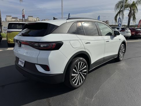 Certified 2025 Volkswagen ID.4 Pro image 17