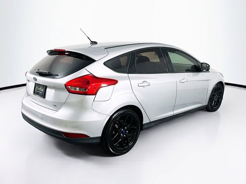 Used 2016 Ford Focus SE w/ Equipment Group 201A image 9