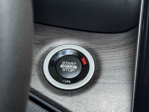 New 2025 Jeep Grand Cherokee Limited w/ Black Appearance Package image 25