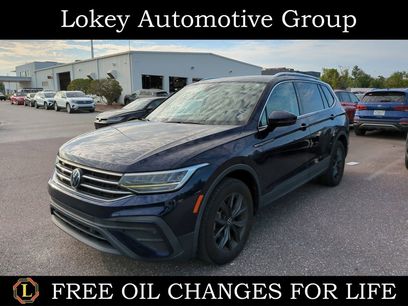 Used 2023 Volkswagen Tiguan SE w/ Panoramic Sunroof Package