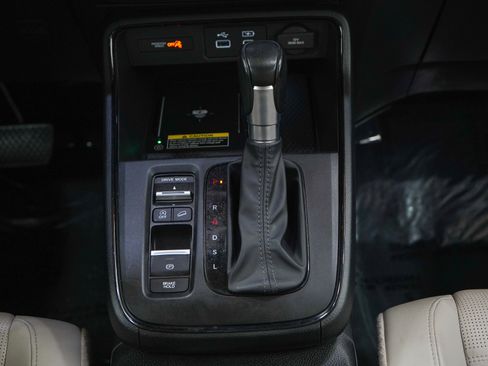 Used 2024 Honda CR-V EX-L image 16