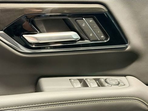 New 2026 GMC Yukon XL Elevation image 18