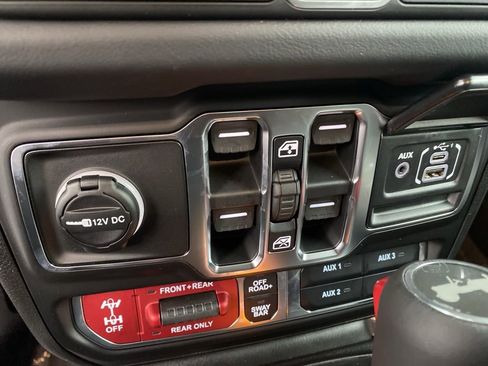 New 2026 Jeep Wrangler Rubicon w/ Technology Group image 36