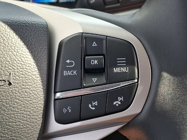 Used 2026 Ford Explorer Active AWD/4WD image 21