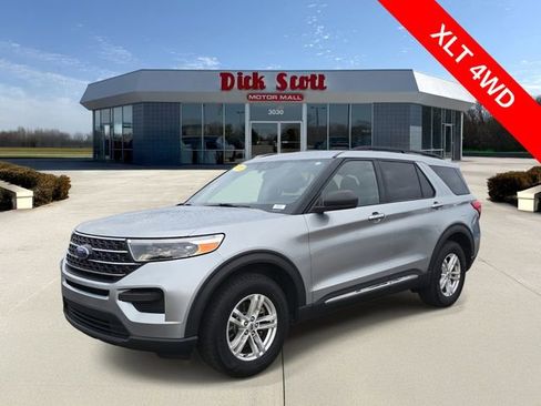 Used 2020 Ford Explorer XLT w/ Comfort Package image 2