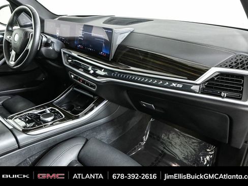 Used 2025 BMW X5 xDrive50e image 25