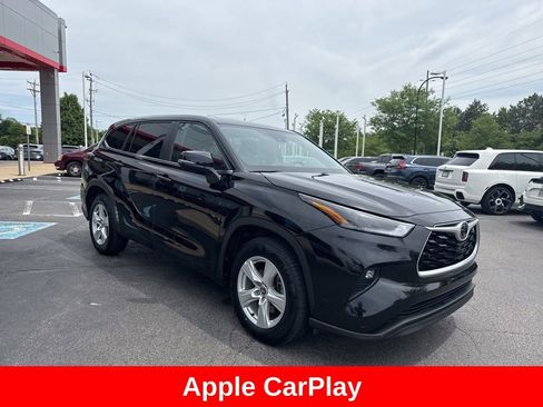Certified 2025 Toyota Highlander LE FWD image 10