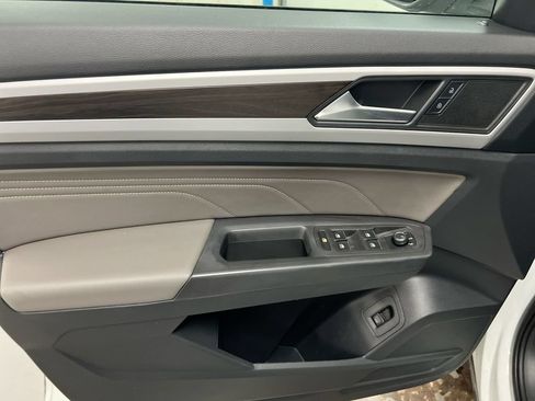Used 2023 Volkswagen Atlas SE w/ Panoramic Sunroof Package FWD image 20