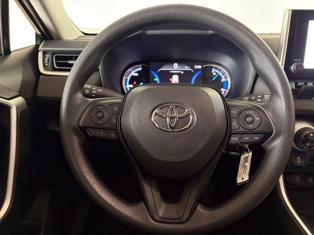 Used 2025 Toyota RAV4 LE AWD/4WD image 16