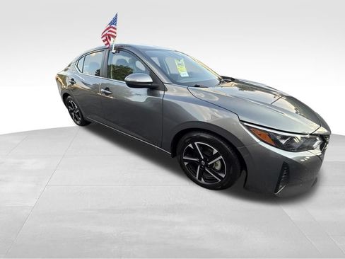 Used 2025 Nissan Sentra SV FWD image 9
