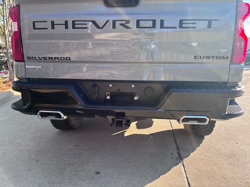 Used 2024 Chevrolet Silverado 1500 Custom Trail Boss w/ LPO, Dark Essentials Package image 10