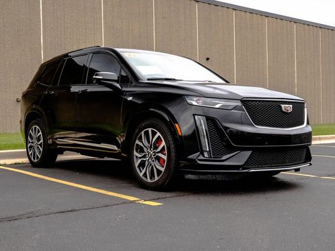Used 2023 Cadillac XT6 Sport AWD/4WD image 2