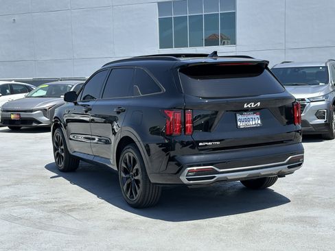 Certified 2023 Kia Sorento SX FWD image 4
