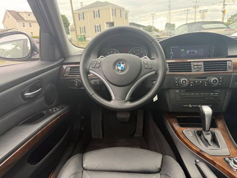 Used 2011 BMW 328i xDrive Wagon AWD/4WD image 17