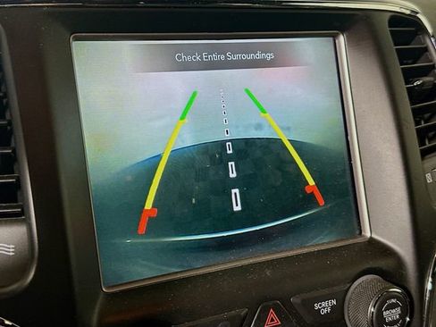 Used 2018 Jeep Grand Cherokee Limited image 17