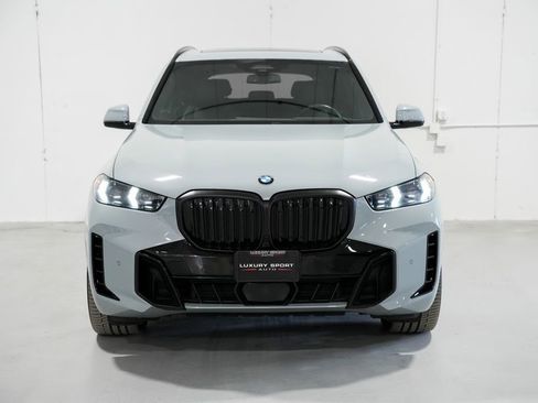 Used 2024 BMW X5 xDrive40i w/ M Sport Package image 5