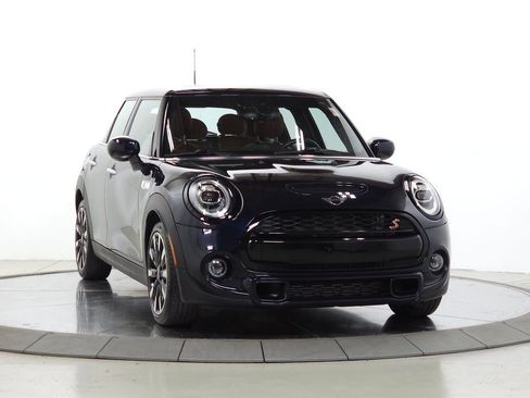 Used 2021 MINI Cooper S FWD image 1