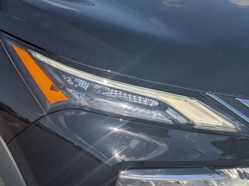 Used 2023 Nissan Rogue SV AWD/4WD image 9